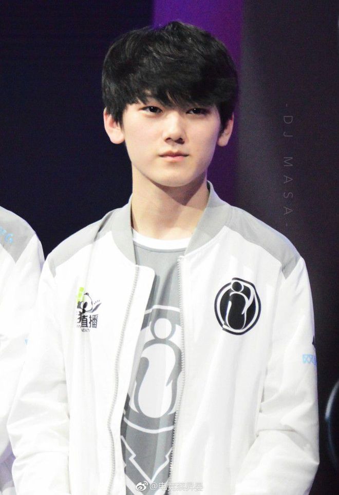 发生了什么！VIT完全失去了状态，被 T1 击败；！ T1 1-1 VIT